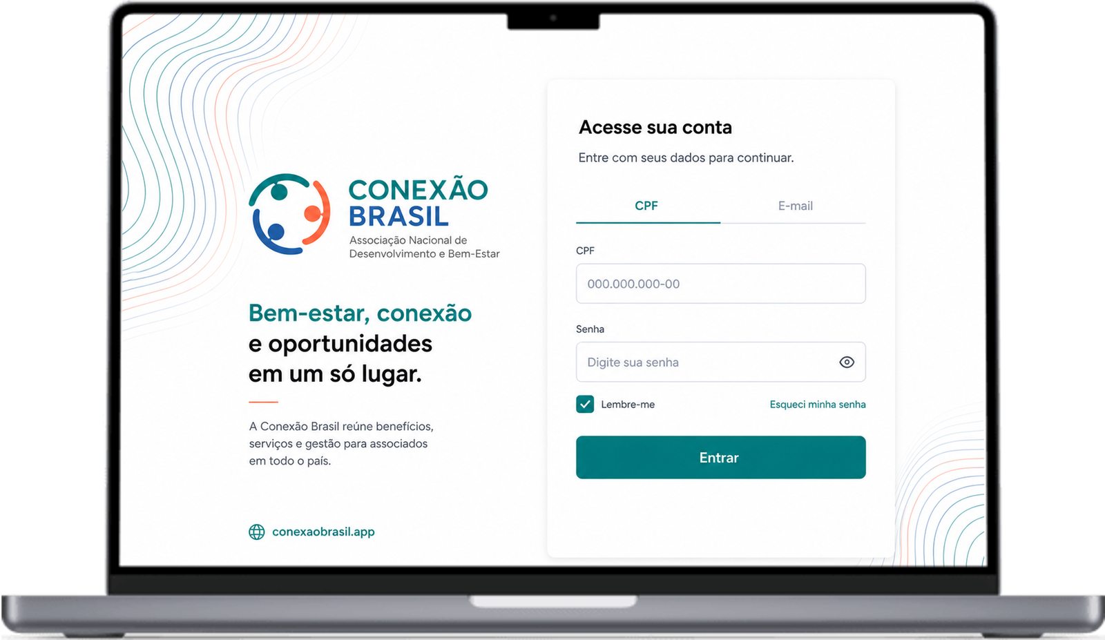 Portal em um notebook, com a tela de acesso do associado exibindo a marca da entidade